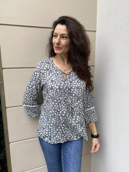 Krissie Top Snowberries